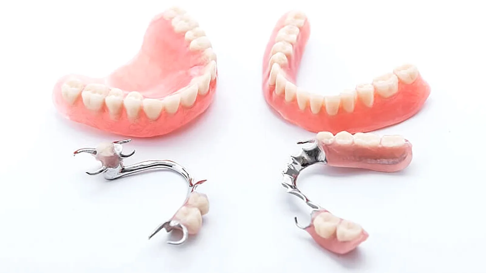 Próteses dentárias removíveis, total e parcial esquelética